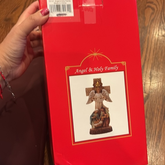 Angel and Holy Family Statue - Picture 6 of 6